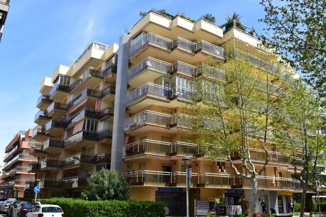 Appartamento Differentflats Palafox Salou Esterno foto